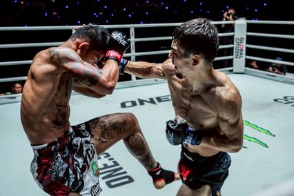 ONE Championship : โจนาธาน ดิ เบลลา สางแค้น “พระจันทร์ฉาย” รวบบัลลังก์คิกบ็อกซิ่ง รุ่นสตรอว์เวต