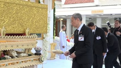 สมเด็จพระกนิษฐาธิราชเจ้า กรมสมเด็จพระเทพรัตนราชสุดา ฯ สยามบรมราชกุมารี เสด็จพระราชดำเนินไปในการพระราชทานเพลิงศพ นางเมธ์วดี นวพันธ์