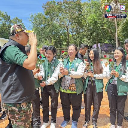 สุชาติ ชมกลิ่น เยี่ยมสวนสัตว์เปิดเขาเขียว จ.ชลบุรี เยี่ยมชม หมูเด้ง ขวัญใจมหาชน