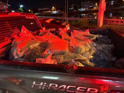 รวบแก๊งรถซิ่งพกปืนเถื่อน สารภาพเพิ่งปล้นโกดังกัญชา ที่ จ.ระยอง