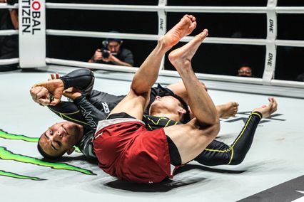 ONE Championship : ดิโอโก เรอิส ดวล ดาอิกิ โยเนคุระ ชิงบัลลังก์ปล้ำจับล็อก รุ่นฟลายเวต ศึก ONE Fight Night 38