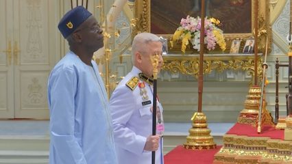 พระบาทสมเด็จพระเจ้าอยู่หัว และสมเด็จพระนางเจ้า ฯ พระบรมราชินี พระราชทานพระบรมราชวโรกาสให้ เอกอัครราชทูตต่างประเทศประจำประเทศไทย เฝ้าทูลละอองธุลีพระบาท ถวายพระราชสาส์นตราตั้ง และอักษรสาส์นตราตั้ง