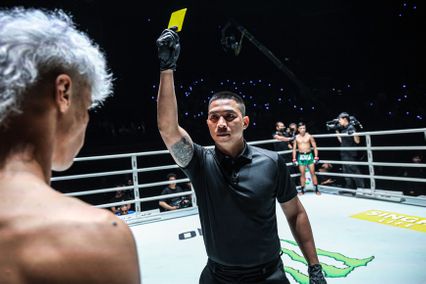 ONE ลุมพินี : อับเดสซามี เรนิมี โพสต์คลิปขอโทษ เตะผิดกติกาใส่ พญาครุฑ เสือจันถกมวยไทย