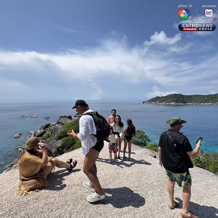 นักท่องเที่ยวสุดประทับใจ น้ำทะเลใสราวกับกระจก