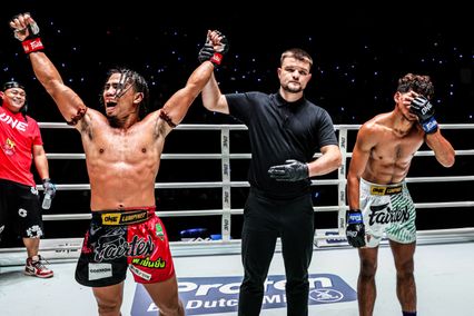 ONE ลุมพินี : สุริยันต์เล็ก พ.เย็นยิ่ง รีแมตช์ภาคสอง เดโช ป.บริรักษ์ คู่เอกศึก ONE ลุมพินี 131