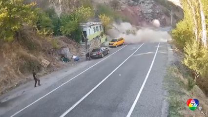 คนขับแท็กซี่ตุรกี รอดตายจากถูกหินทับหวุดหวิด