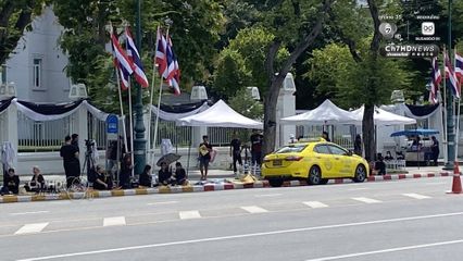กางเต็นท์ให้ ปชช. รอรับเสด็จขบวนเคลื่อนพระบรมศพ
