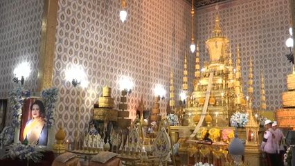 พระบาทสมเด็จพระเจ้าอยู่หัว และสมเด็จพระนางเจ้า ฯ พระบรมราชินี ทรงบำเพ็ญพระราชกุศลสวดพระอภิธรรมพระบรมศพ สมเด็จพระนางเจ้าสิริกิติ์ พระบรมราชินีนาถ พระบรมราชชนนีพันปีหลวง