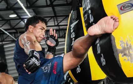 ONE ลุมพินี : เพชรสุขุมวิท ต้อมทุ่งใหญ่ โยกซ้อมค่ายแชมป์โลก ซุปเปอร์บอน เทรนนิงแคมป์