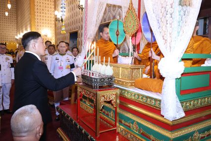 พระบาทสมเด็จพระเจ้าอยู่หัว และสมเด็จพระนางเจ้า ฯ พระบรมราชินี ทรงบำเพ็ญพระราชกุศลพระพิธีธรรมสวดพระอภิธรรมพระบรมศพ สมเด็จพระนางเจ้าสิริกิติ์ พระบรมราชินีนาถ พระบรมราชชนนีพันปีหลวง