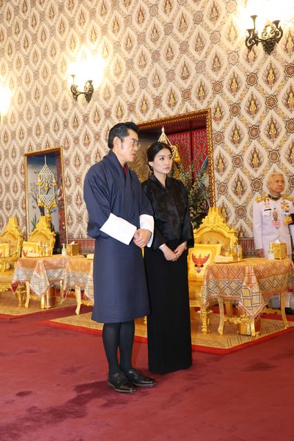 พระบาทสมเด็จพระเจ้าอยู่หัว และสมเด็จพระนางเจ้า ฯ พระบรมราชินี ทรงบำเพ็ญพระราชกุศลพระพิธีธรรมสวดพระอภิธรรมพระบรมศพ สมเด็จพระนางเจ้าสิริกิติ์ พระบรมราชินีนาถ พระบรมราชชนนีพันปีหลวง