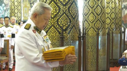 พระบาทสมเด็จพระเจ้าอยู่หัว ทรงพระกรุณาโปรดเกล้าโปรดกระหม่อมพระราชทานผ้าพระกฐิน ประจำปี 2568 แก่คณะองคมนตรี เชิญไปทอดถวาย ณ วัดพระศรีรัตนมหาธาตุวรมหาวิหาร จังหวัดพิษณุโลก