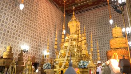 พระบาทสมเด็จพระเจ้าอยู่หัว และสมเด็จพระนางเจ้า ฯ พระบรมราชินี ทรงบำเพ็ญพระราชกุศลพระพิธีธรรมสวดพระอภิธรรมพระบรมศพ สมเด็จพระนางเจ้าสิริกิติ์ พระบรมราชินีนาถ พระบรมราชชนนีพันปีหลวง