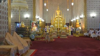 สมเด็จพระเจ้าน้องนางเธอ เจ้าฟ้าจุฬาภรณวลัยลักษณ์ อัครราชกุมารี กรมพระศรีสวางควัฒน วรขัตติยราชนารี ไปในการพระราชทานฉันเพล แด่พระพิธีธรรมสวดพระอภิธรรมพระบรมศพ สมเด็จพระนางเจ้าสิริกิติ์ พระบรมราชินีนาถ พระบรมราชชนนีพันปีหลวง