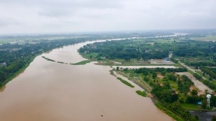 ฝนตกหนัก ทำน้ำเหนือเพิ่มสูงขึ้นอีกระลอก เขื่อนเจ้าพระยาปรับเพิ่มการระบาย