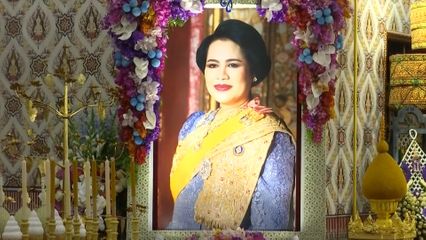 พระบาทสมเด็จพระเจ้าอยู่หัว และสมเด็จพระนางเจ้า ฯ พระบรมราชินี ทรงบำเพ็ญพระราชกุศลพระพิธีธรรมสวดพระอภิธรรมพระบรมศพ สมเด็จพระนางเจ้าสิริกิติ์ พระบรมราชินีนาถ พระบรมราชชนนีพันปีหลวง