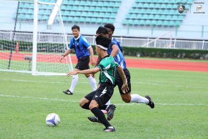 ประมวลภาพ ฟุตบอลนัดพิเศษ : รวมตัวตึง กระแสดัง แชมป์กีฬา 7HD 2-0 กสศ.