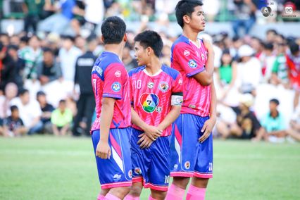 ประมวลภาพ ฟุตบอล แชมป์กีฬา 7HD 2025 : หมอนทองวิทยา 1-2 องค์การบริหารส่วนจังหวัดชัยนาท