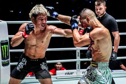 ONE ลุมพินี : ยอดไอคิว vs เอลบรุส ชิงแต้มชัยสำคัญ ศึกใหญ่ท้ายปี ONE ลุมพินี 137