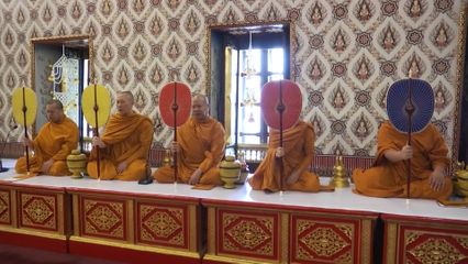 สมเด็จพระกนิษฐาธิราชเจ้า กรมสมเด็จพระเทพรัตนราชสุดา ฯ สยามบรมราชกุมารี เสด็จพระราชดำเนินไปในการพระราชทานฉันเช้าแด่พระพิธีธรรมสวดพระอภิธรรมพระบรมศพ สมเด็จพระนางเจ้าสิริกิติ์ พระบรมราชินีนาถ พระบรมราชชนนีพันปีหลวง