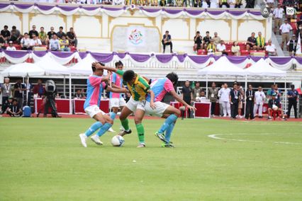 ประมวลภาพฟุตบอลจตุรมิตรสามัคคี ครั้งที่ 31 : เทพศิรินทร์ 3-1 สวนกุหลาบวิทยาลัย