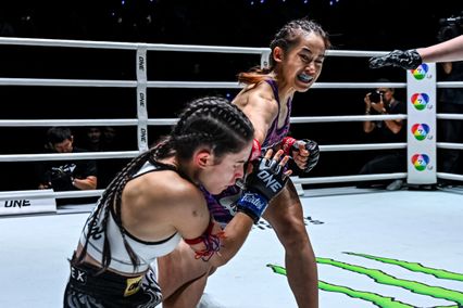 ONE ลุมพินี : อิสไลย์ เอริกา โบโมกาว พร้อมบู๊ พลอยชมพู พียู.ผ้าใบ มั่นใจลูกอึดไม่แพ้ใคร