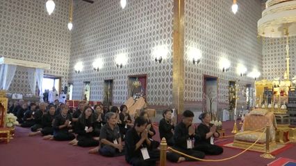 คณะบุคคล และประชาชน ไปกราบถวายบังคมพระบรมศพ สมเด็จพระนางเจ้าสิริกิติ์ พระบรมราชินีนารถ พระบรมราชชนนีพันปีหลวง ด้วยสำนึกในพระมหากรุณาธิคุณอย่างหาที่สุดมิได้