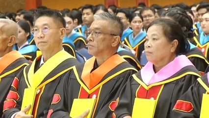 องคมนตรี เป็นผู้แทนพระองค์ ไปในพิธีพระราชทานปริญญาบัตรแก่ผู้สำเร็จการศึกษาจากมหาวิทยาลัยราชภัฏเขตภาคใต้ ประจำปีการศึกษา 2566 เป็นวันแรก