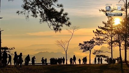 ภูกระดึงคึกคัก นักท่องเที่ยวแห่ชมทะเลหมอก รับอากาศหนาวสบาย อุณหภูมิต่ำสุด 11.5 องศา
