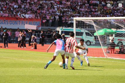 ประมวลภาพฟุตบอลจตุรมิตรสามัคคี ครั้งที่ 31 : อัสสัมชัญ 2-0 สวนกุหลาบวิทยาลัย