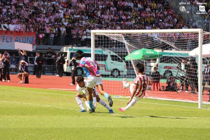 ประมวลภาพฟุตบอลจตุรมิตรสามัคคี ครั้งที่ 31 : อัสสัมชัญ 2-0 สวนกุหลาบวิทยาลัย