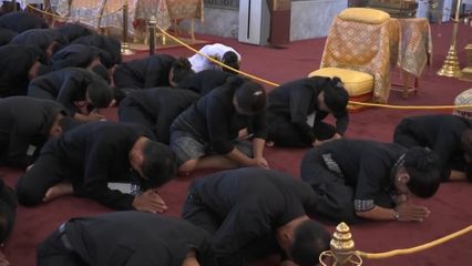 คณะบุคคล และประชาชน เดินทางไปกราบถวายบังคมพระบรมศพ สมเด็จพระนางเจ้าสิริกิติ์ พระบรมราชินีนาถ พระบรมราชชนนีพันปีหลวงอย่างต่อเนื่อง