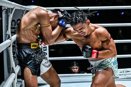 ONE ลุมพินี : กิ่งซางเล็ก ว.คําชํานาญ นัดแลกเดือด สุริยันต์เล็ก พ.เย็นยิ่ง ONE ลุมพินี 137