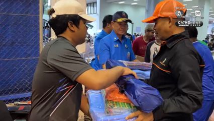 พระบาทสมเด็จพระเจ้าอยู่หัว ทรงพระกรุณาโปรดเกล้าโปรดกระหม่อมให้มูลนิธิราชประชานุเคราะห์ ในพระบรมราชูปถัมภ์ จัดส่งสิ่งของพระราชทานเครื่องอุปโภคบริโภค เพื่อนำไปช่วยเหลือผู้ประสบอุทกภัยในพื้นที่ภาคใต้ 