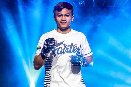 ONE ลุมพินี : คุ้ยประวัติ ฮาเวียร์ กัลเวซ ก่อนบู๊คิกบ็อกซิ่ง ลำน้ำมูลเล็ก ทีเด็ด99 ศึก ONE ลุมพินี 135