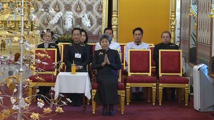 พระราชวงศ์ และองคมนตรี เสด็จไป และไปในการบำเพ็ญพระราชกุศลถวายพระบรมศพ สมเด็จพระนางเจ้าสิริกิติ์ พระบรมราชินีนาถ พระบรมราชชนนีพันปีหลวง