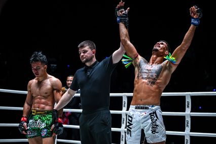 ONE ลุมพินี : จูลิโอ โลโบ มาแกร่งชนะแต้ม “วรพล”, “ลำน้ำมูลเล็ก” เปิดตัวคิกบ็อกซิ่งปัง ในศึก ONE ลุมพินี 135