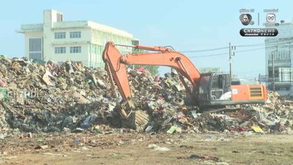 กองเท่าภูเขา ขยะน้ำท่วมหาดใหญ่เริ่มส่งกลิ่น