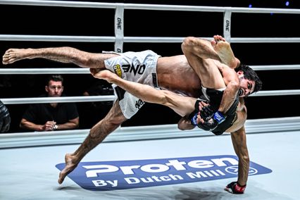 ONE Championship : เปิดโลก MMA! 5 เรื่องที่ต้องรู้ก่อนดูกีฬาให้มันแบบมืออาชีพ