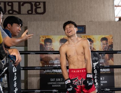 ONE ลุมพินี : จ้าวเสือใหญ่ ม.กรุงเทพธนบุรี โชว์ฟิตก่อนชน สามเอ ไก่ย่างห้าดาว ศึก ONE ลุมพินี 137