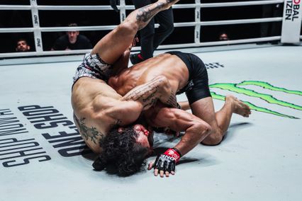 ONE Championship : เอ็งค์-ออร์กิล บาร์ทาคู โค่น ฟาบริซิโอ อานดราเด ขึ้นแท่นแชมป์คนใหม่