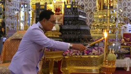 พระราชวงศ์ และองคมนตรี ไปในการบำเพ็ญพระราชกุศล ถวายพระบรมศพ สมเด็จพระนางเจ้าสิริกิติ์ พระบรมราชินีนาถ พระบรมราชชนนีพันปีหลวง