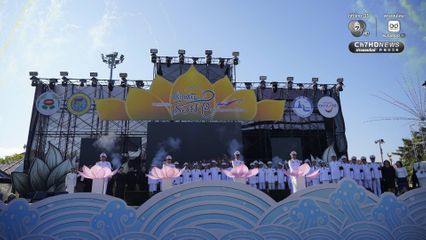 สายน้ำแห่งความภักดี แข่งเรือยาวชิงถ้วยพระราชทานฯ