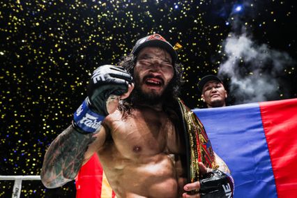 ONE Championship : ทำความรู้จัก เอ็งค์-ออร์กิล บาร์ทาคู แชมป์โลก ONE MMA รุ่นแบนตัมเวตใหม่