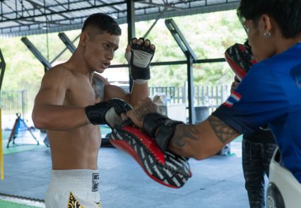 ONE ลุมพินี : เสือแบล็ค ท.พราน 49 โชว์ฟิตก่อนบู๊ ปกรณ์ พีเค.แสนชัย ศึก ONE ลุมพินี 137