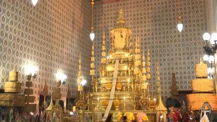 พระบาทสมเด็จพระเจ้าอยู่หัว และสมเด็จพระนางเจ้า ฯ พระบรมราชินี เสด็จพระราชดำเนินไปในการพระราชพิธีทรงบำเพ็ญพระราชกุศลปัญญาสมวารถวายพระบรมศพ สมเด็จพระนางเจ้าสิริกิติ์ พระบรมราชินีนาถ พระบรมราชชนนีพันปีหลวง