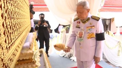 ประธานองคมนตรี เป็นผู้แทนพระองค์ไปในการพระราชทานเพลิงศพ นางสมนึก สุขวิมล