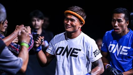 ONE ลุมพินี : กุหลาบดำ สจ.เปี๊ยกอุทัย ลงสมัครสมาชิกอบต. พร้อมส่งเสริมกีฬาระดับรากหญ้า