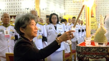 พระอนุวงศ์ และองคมนตรีไปในการบำเพ็ญพระราชกุศลถวายพระบรมศพ สมเด็จพระนางเจ้าสิริกิติ์ พระบรมราชินีนาถ พระบรมราชชนนีพันปีหลวง