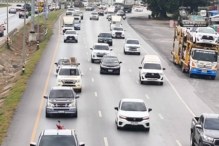 ถนนมิตรภาพอ่วม รถแห่กลับอีสานแน่นยาว เตรียมเปิดช่องทางพิเศษเร่งระบาย